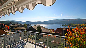 Wunderschöner Ausblick vom Balkon zum Schluchsee